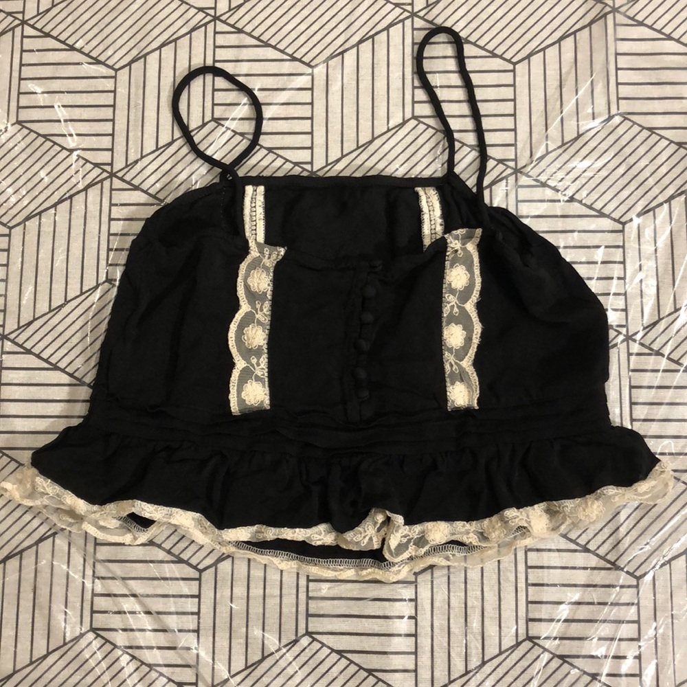 Black loose tank top